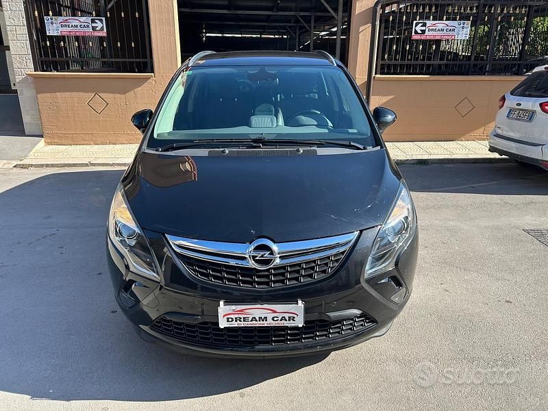 Usata Opel Zafira Tourer Cosmo 131 CV (96 kW) 2013 Nero Monovolume