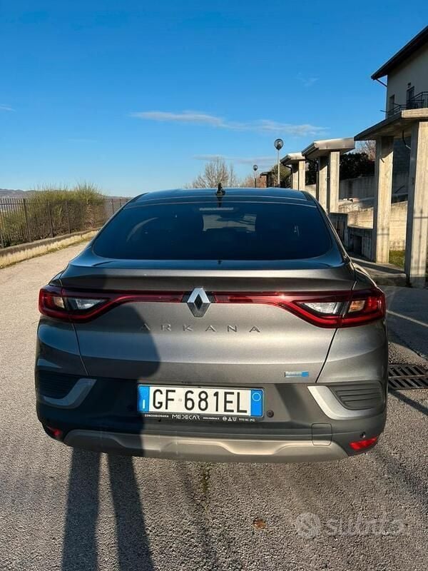 Usata Renault Arkana Intens 158 CV (116 kW) 2022 Grigio SUV