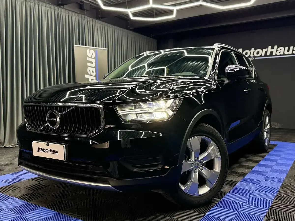 Usata Volvo XC40 Momentum 129 CV (94 kW) 2021 Nero SUV