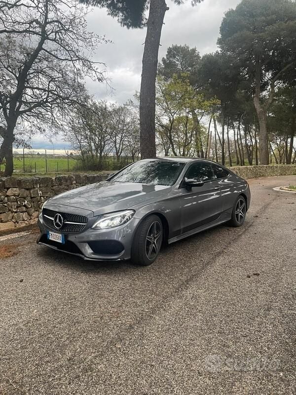 Usata Mercedes E250 211 CV (155 kW) 2017 Grigio Coupé