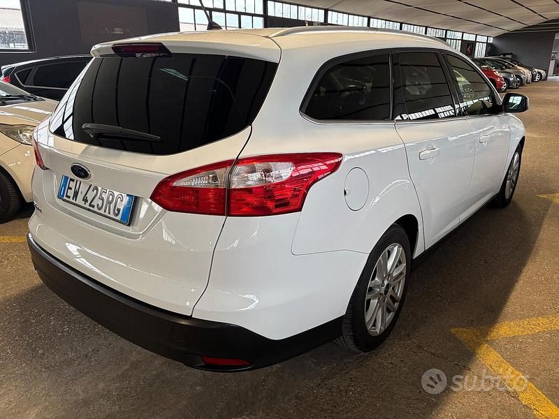 Usata Ford Focus Titanium 120 CV (88 kW) 2014 Bianco Station wagon