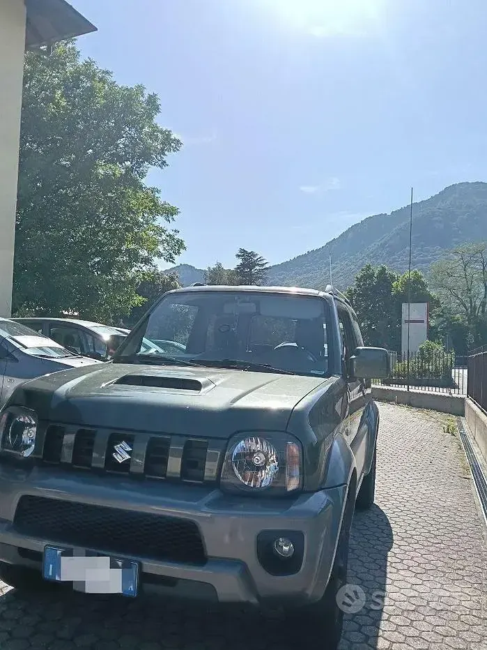 Usata Suzuki Jimny 85 CV (62 kW) 2016 Verde SUV