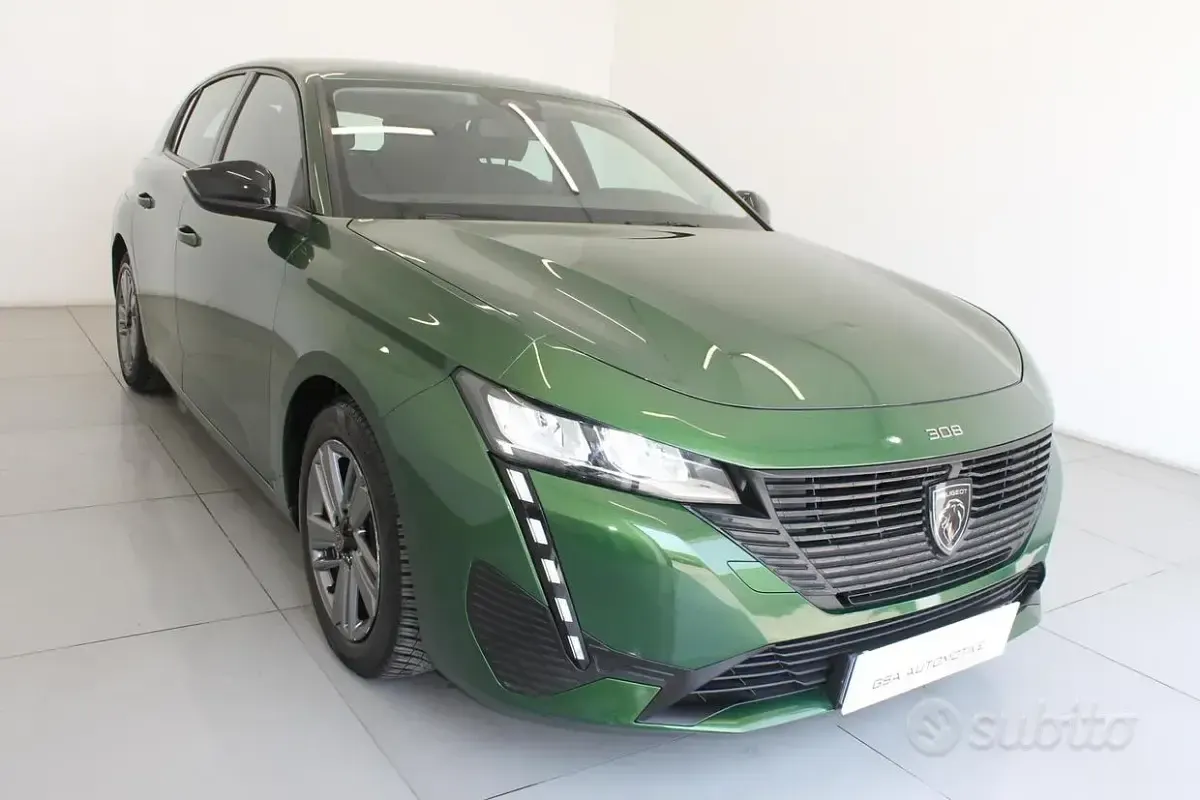 Usata Peugeot 308 Active 131 CV (96 kW) 2022 Verde Berlina