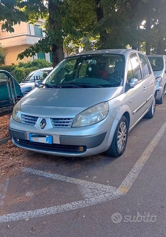 Usata Renault Scénic II 130 CV (95 kW) 2006 Monovolume