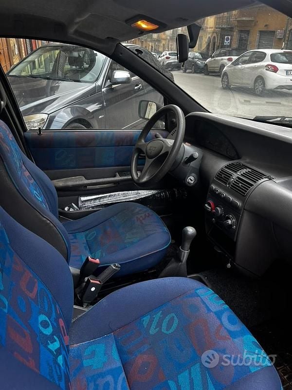 Usata Fiat Punto 54 CV (39 kW) 1997 Grigio Berlina