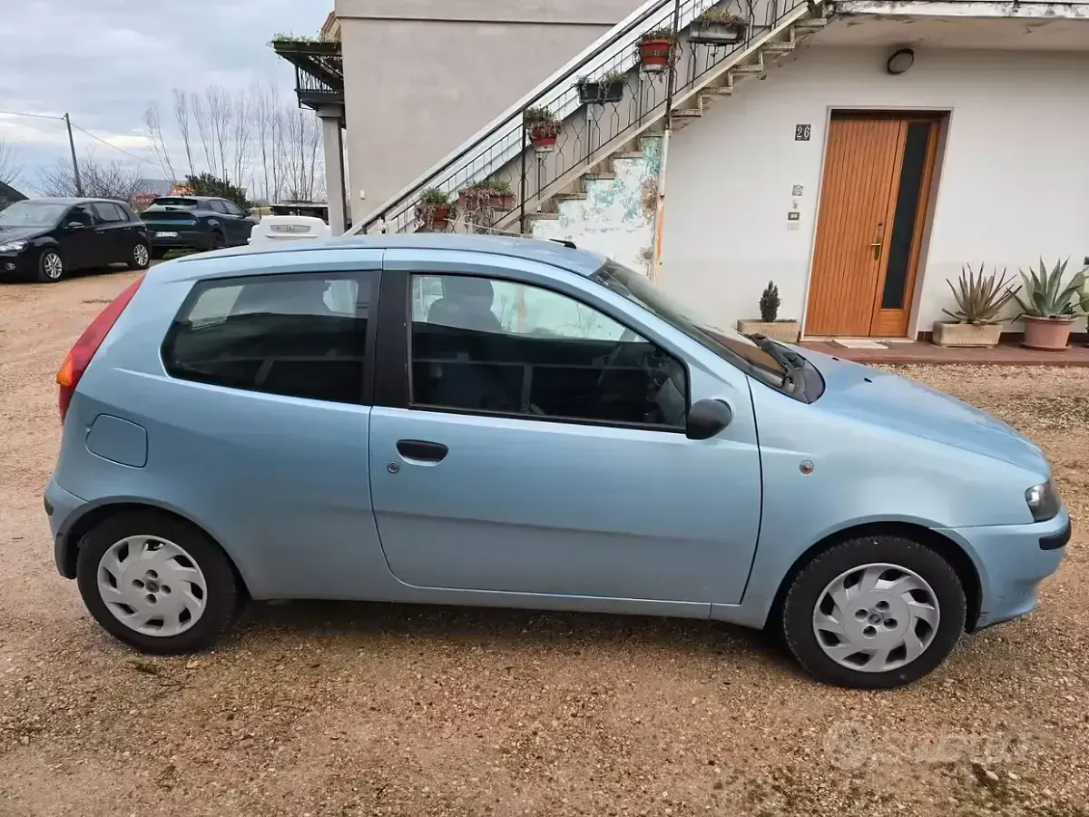Usado Fiat Punto 60 CV (44 kW) 2002 Utilitario