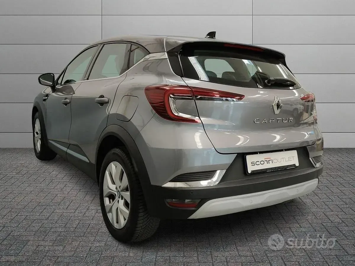 Usata Renault Captur Intens 92 CV (67 kW) 2021 Grigio SUV