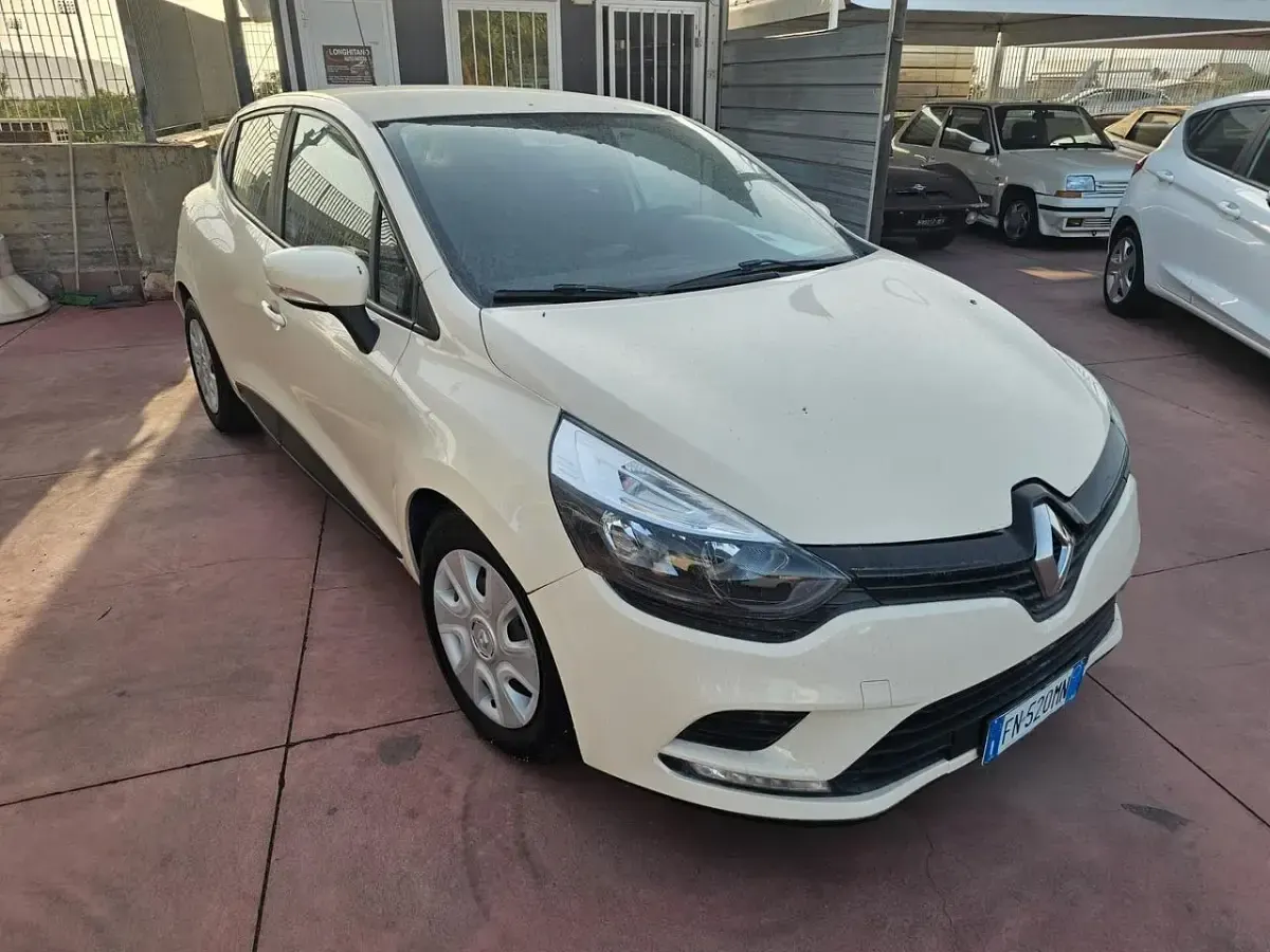 Usata Renault Clio IV 74 CV (54 kW) 2018 Beige Furgone