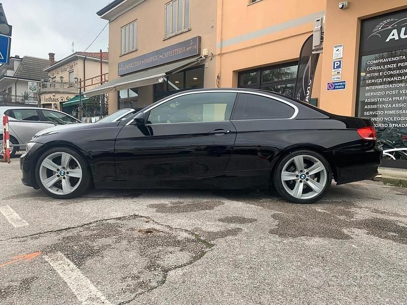 Usata BMW 325 218 CV (160 kW) 2006 Nero Coupé