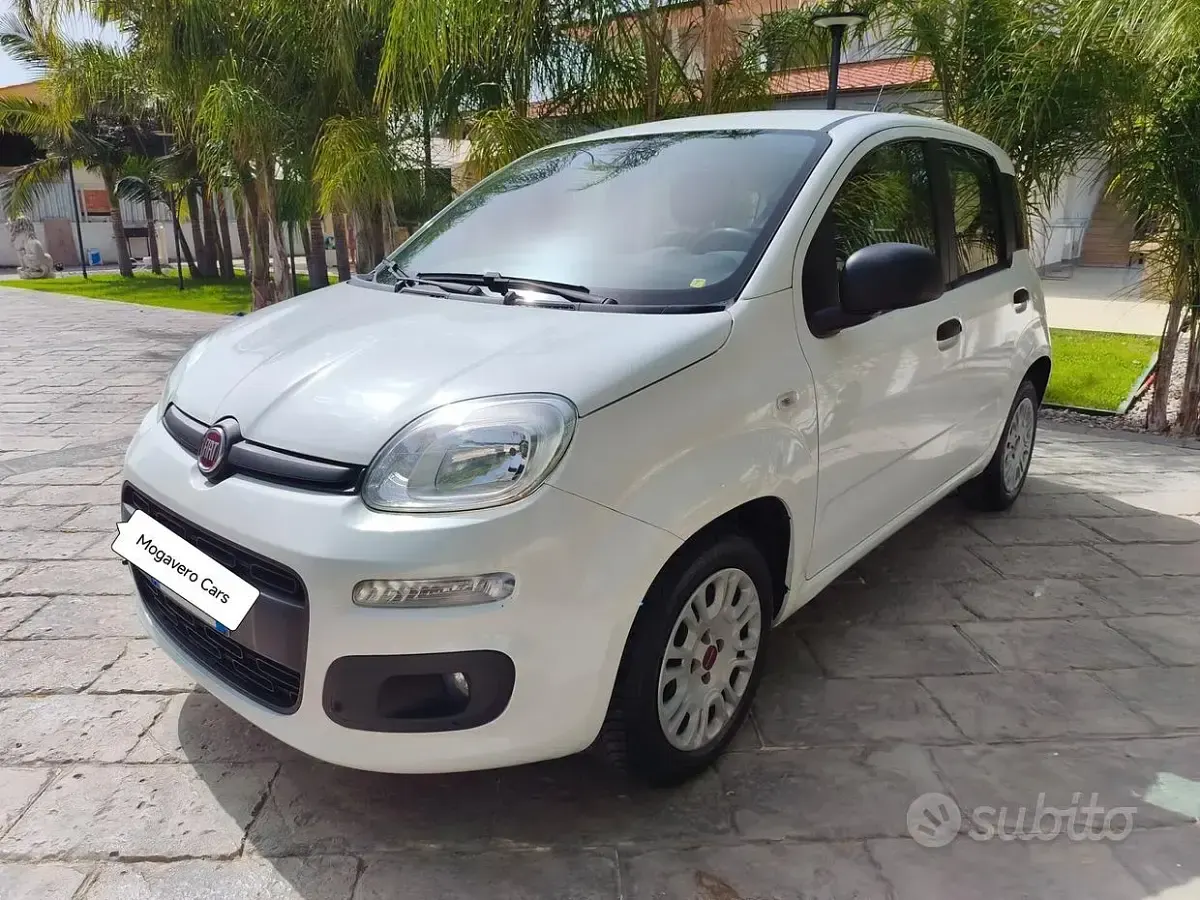 Usata Fiat Panda Lounge 69 CV (50 kW) 2020 Bianco Utilitaria