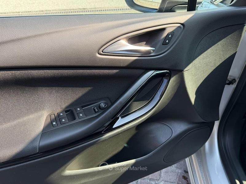 Usata Opel Astra Dynamic 136 CV (100 kW) 2018 Grigio Berlina