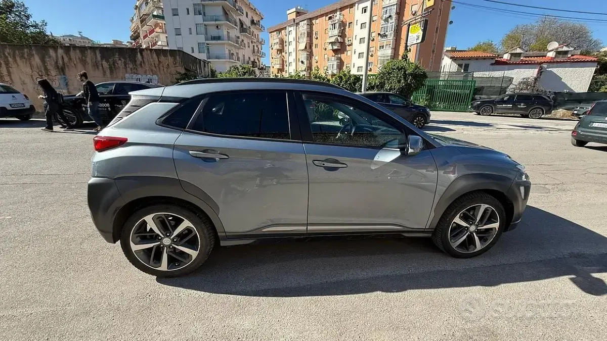 Usata Hyundai Kona Style 136 CV (100 kW) 2019 Grigio SUV