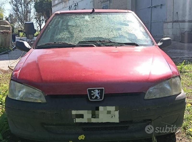 Usata Peugeot 106 50 CV (36 kW) 1998 Rosso Utilitaria