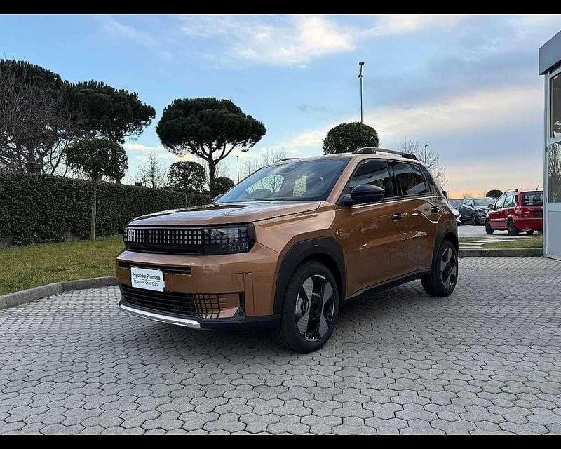 Nuova Fiat Grande Panda La Prima 110 CV (80 kW) 2025 Marrone Utilitaria