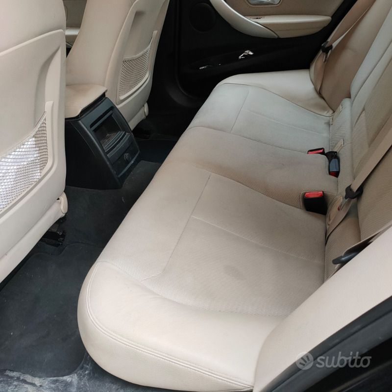 Usata BMW 318 150 CV (110 kW) 2016 Nero Station wagon