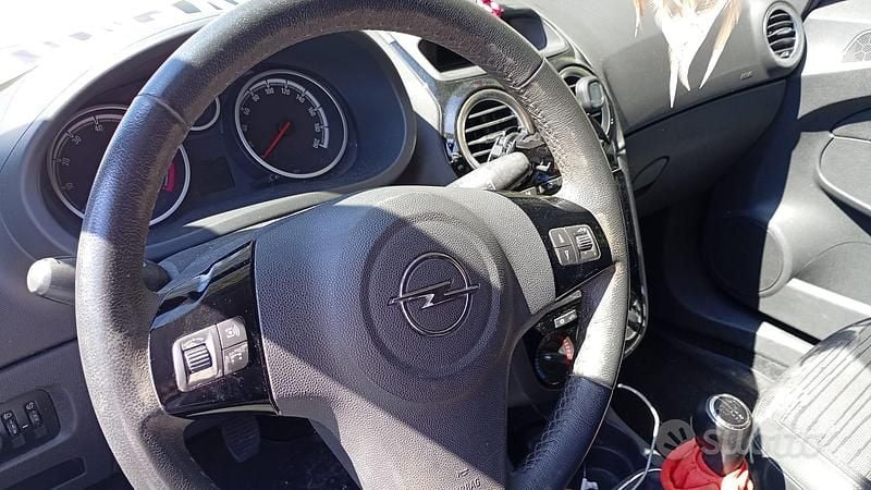 Gebraucht Opel Corsa 90 PS (66 kW) 2015 Weiß Kleinwagen