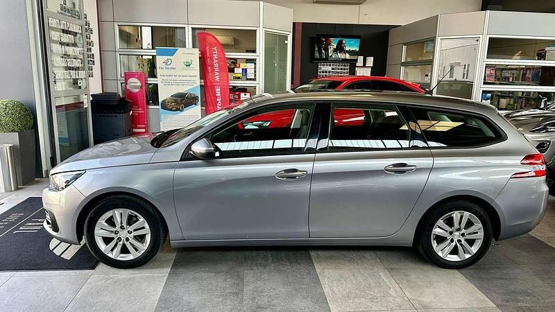 Usata Peugeot 308 SW Business-Line 131 CV (96 kW) 2019 Argento Station wagon