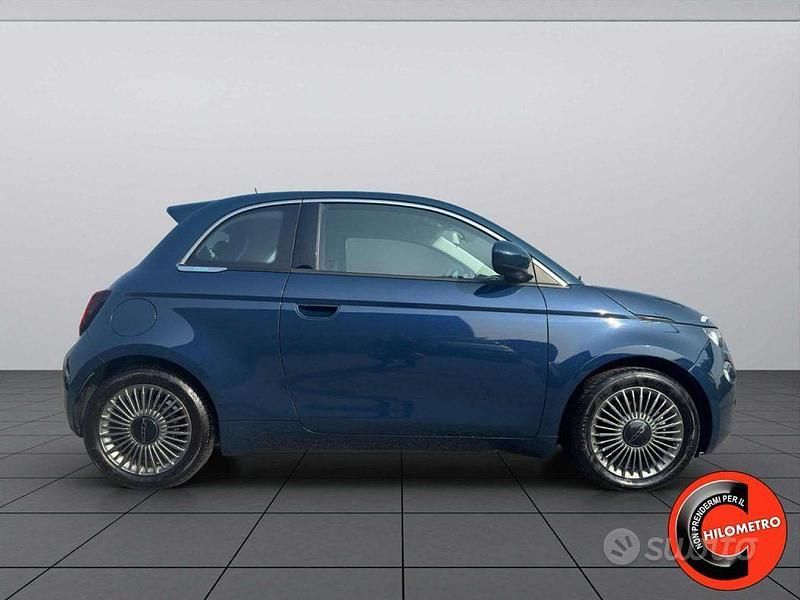 Usata Fiat 500e Opening Edition 69 kW (95 CV) 2020 Blu perlato Utilitaria