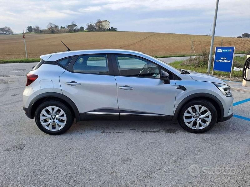Usata Renault Captur Zen 100 CV (73 kW) 2020 Grigio SUV