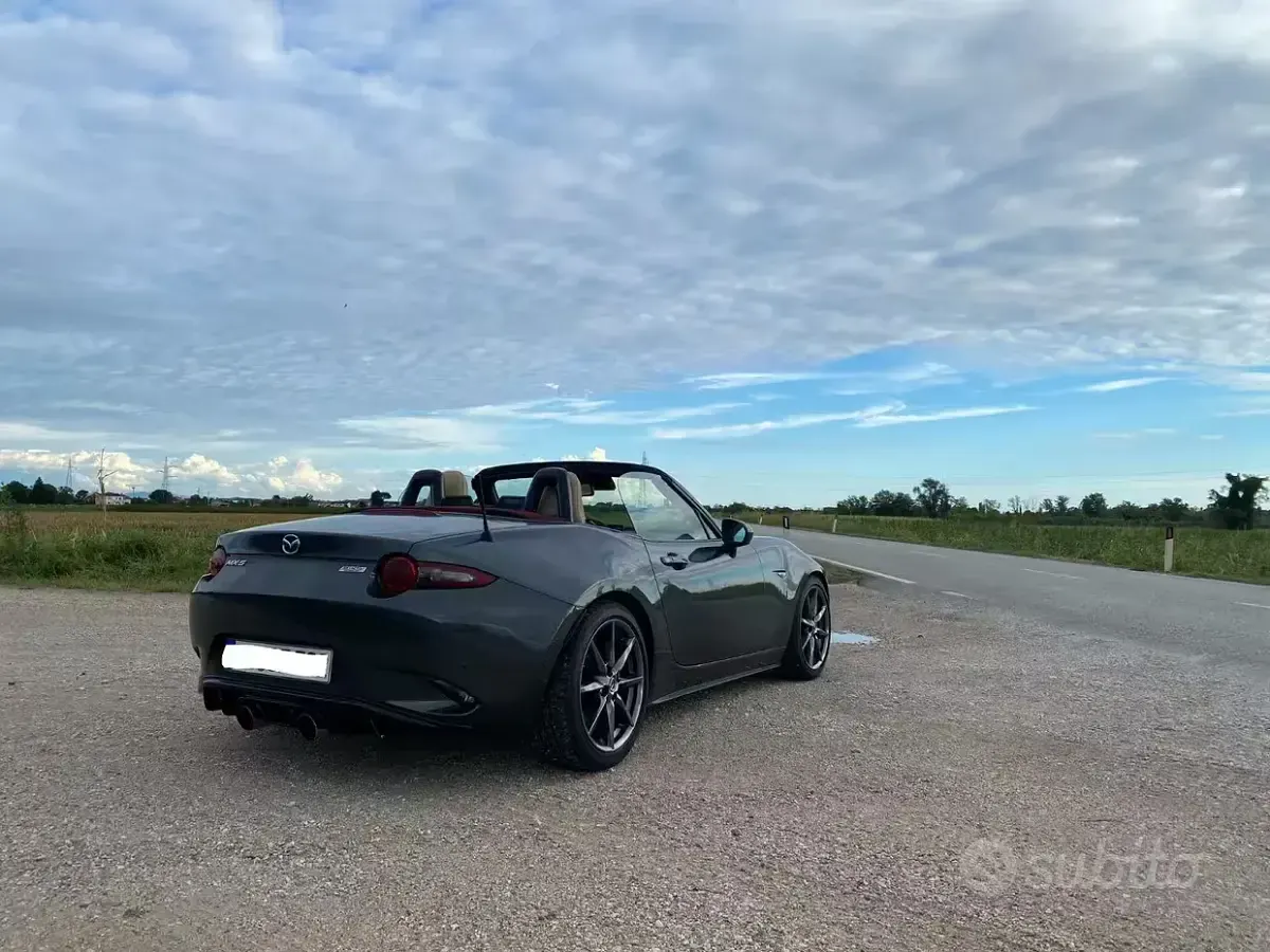 Usata Mazda MX5 Edition 160 CV (117 kW) 2018 Grigio Cabrio