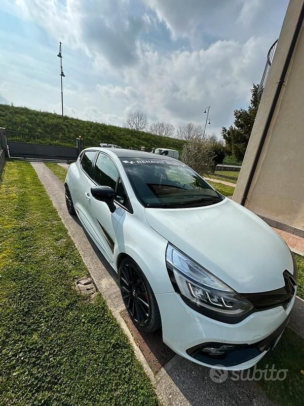 Usata Renault Clio IV Trophy 220 CV (161 kW) 2017 Bianco Berlina