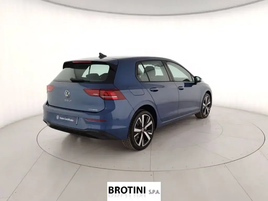 Nuova VW Golf VIII Life 204 CV (150 kW) 2026 Blu metallizzato Berlina