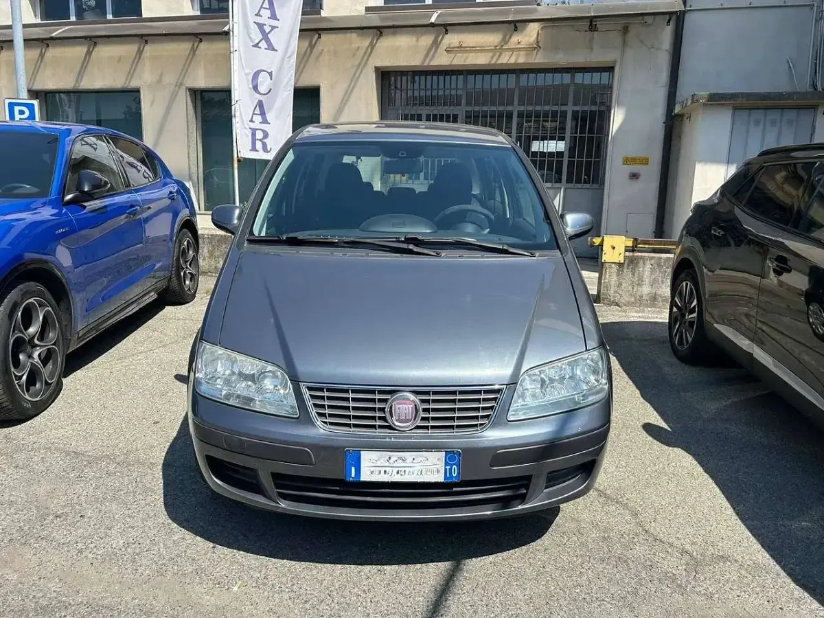 Usata Fiat Idea Active 95 CV (69 kW) 2011 Grigio patrizia Monovolume