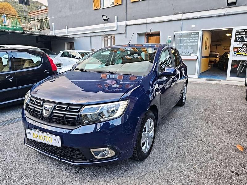 Blu/azzurro Usata 2020 Dacia Sandero Comfort Tre volumi | 9400 € (Ottimo prezzo) - Immagine 1/3