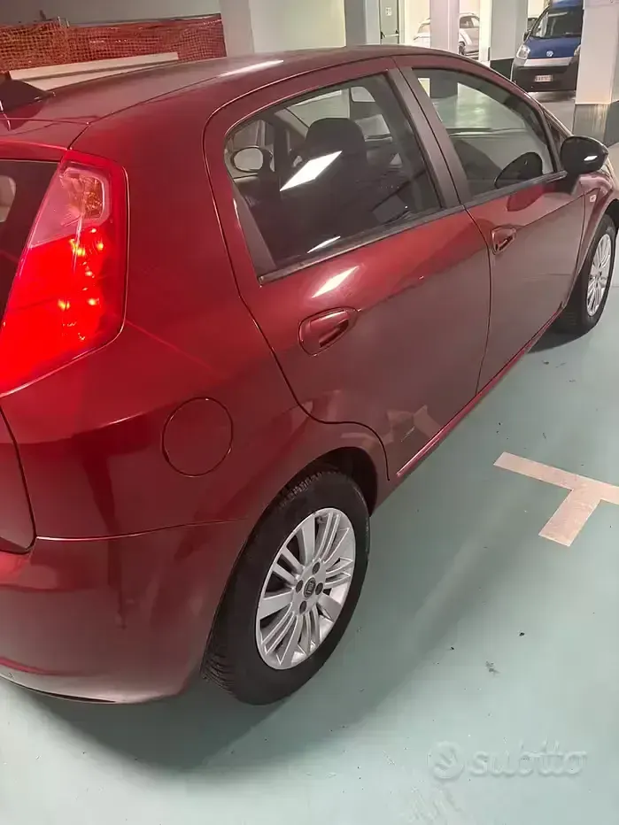 Usata Fiat Grande Punto 95 CV (69 kW) 2007 Rosso Utilitaria