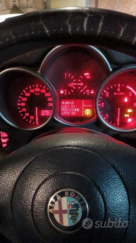 Usata Alfa Romeo 1900 140 CV (102 kW) 2003 Grigio Berlina