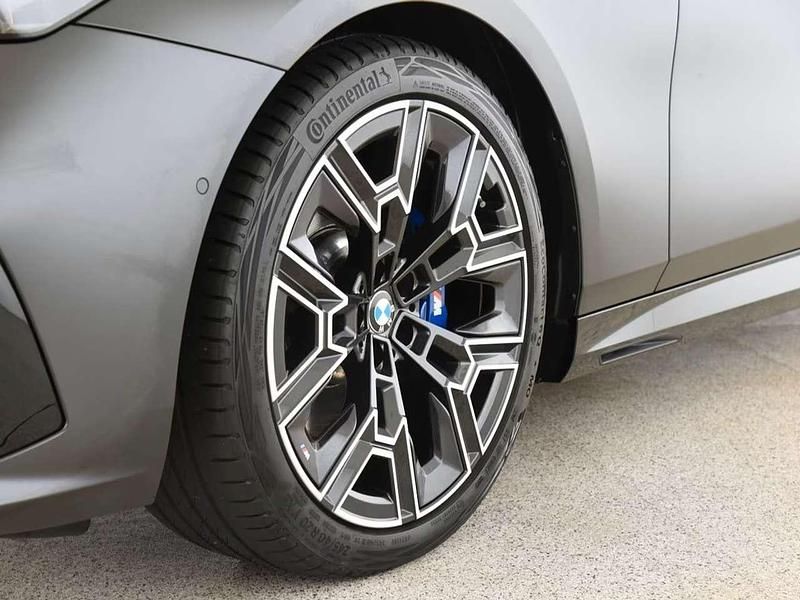 Usata BMW 520 M Sport 197 CV (144 kW) 2024 Grigio Berlina