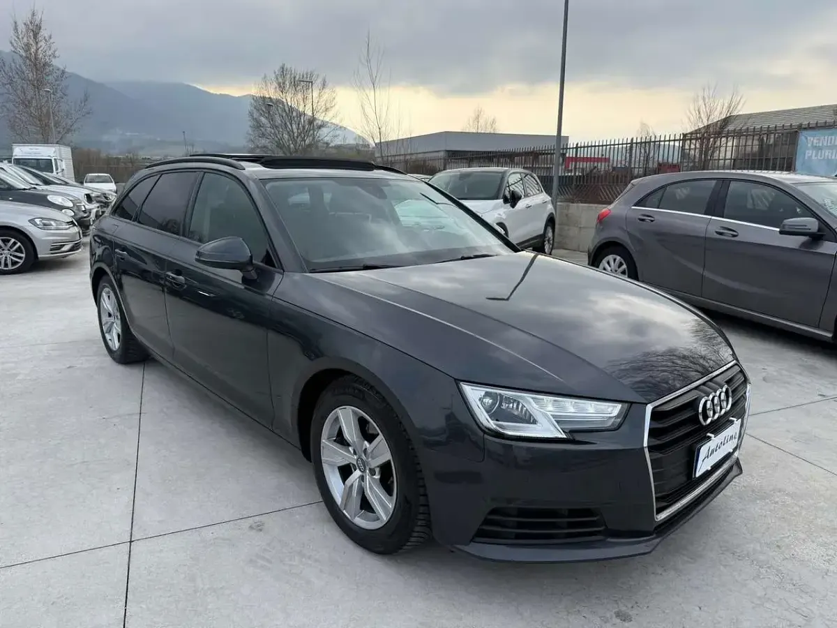 Usata Audi A4 Ambiente 150 CV (110 kW) 2018 Grigio Station wagon