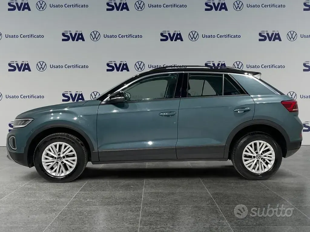 Usata VW T-Roc Life 150 CV (110 kW) 2025 Petroleum blue / tetto nero pa SUV