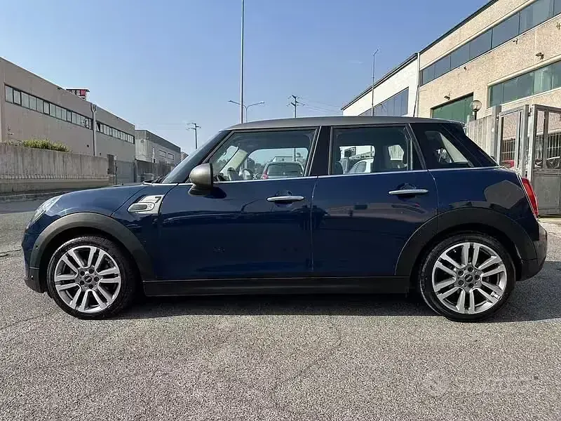 Usata Mini Cooper D 116 CV (85 kW) 2018 Bluazzurro Utilitaria