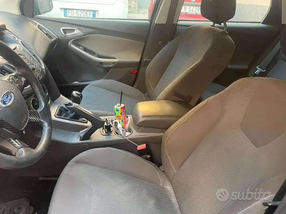 Usata Ford Focus 105 CV (77 kW) 2012 Blu Station wagon
