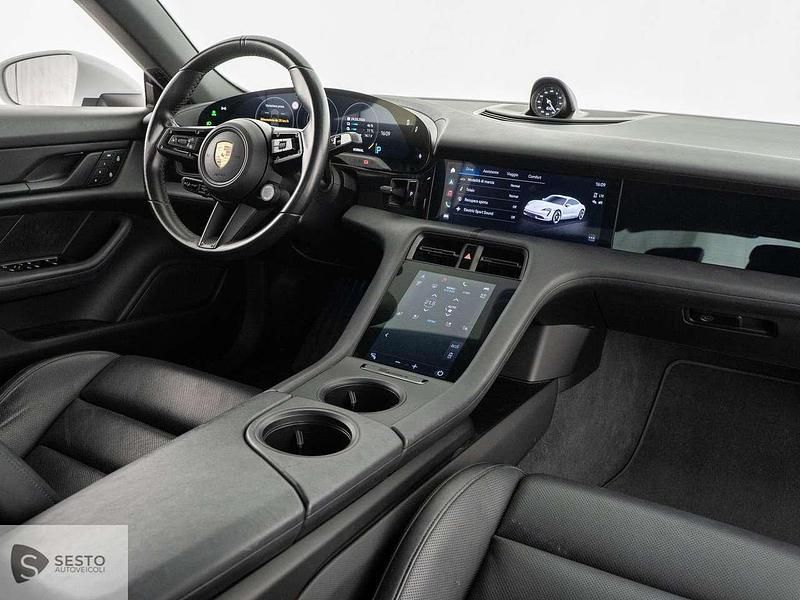 Usata Porsche Taycan 239 kW (326 CV) 2022 Bianco Berlina