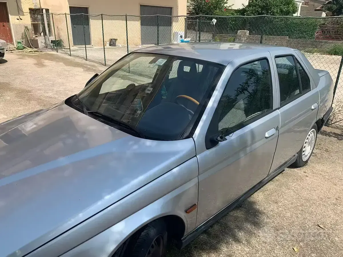 Usata Alfa Romeo 155 126 CV (92 kW) 1993 Grigio Berlina