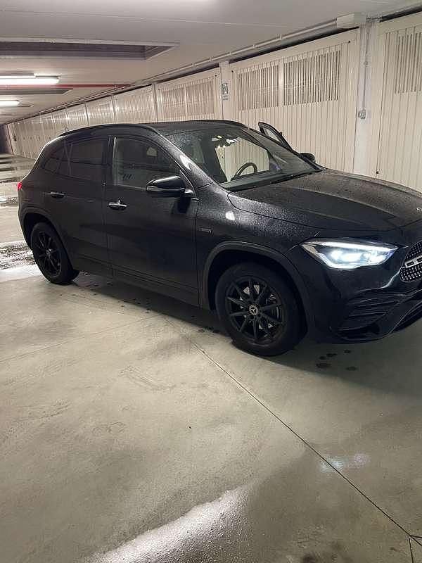 Usata Mercedes GLA250 Business 160 CV (117 kW) 2021 SUV