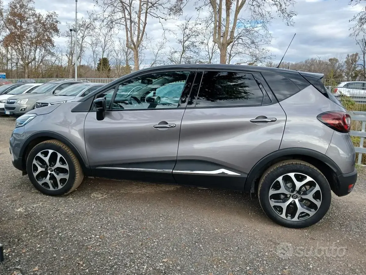 Usata Renault Captur Business 90 CV (66 kW) 2019 Grigio SUV