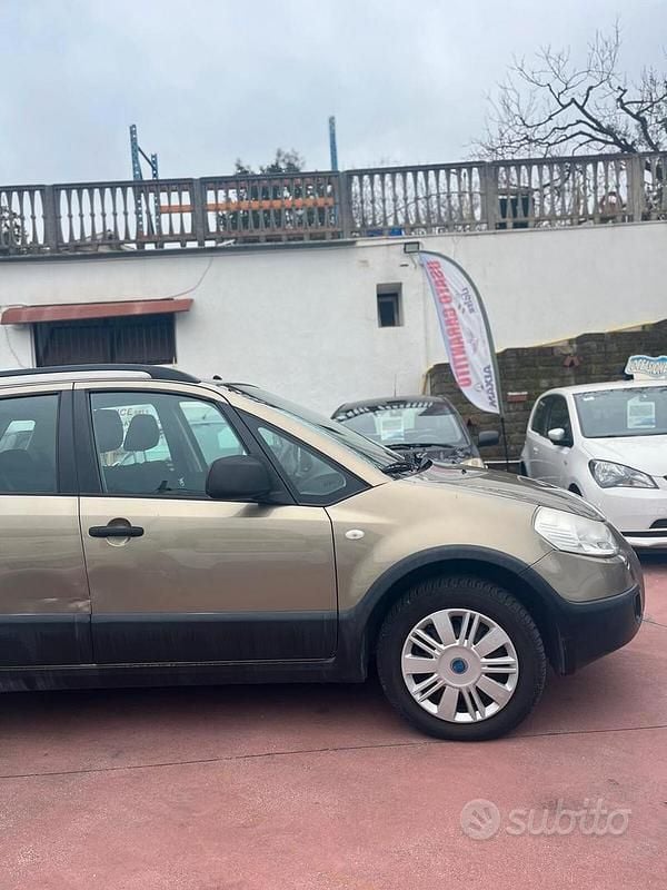 Usata Fiat Sedici Emotion 107 CV (78 kW) 2007 Marrone SUV
