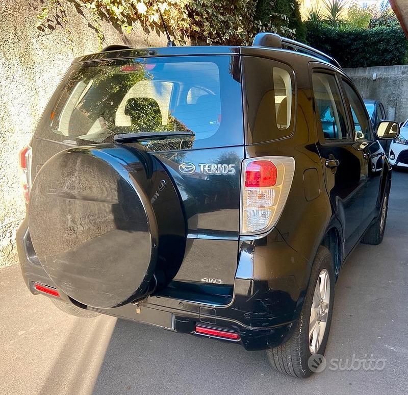 Usata Daihatsu Terios SHO 105 CV (77 kW) 2010 Nero SUV