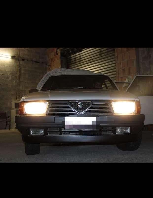 Usata Alfa Romeo 75 110 CV (80 kW) 1986 Bianco Berlina