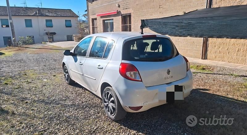 Usata Renault Clio II 2011 Bianco Berlina