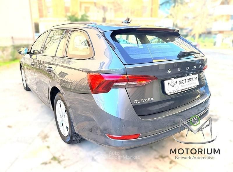 Usata Skoda Octavia Executive 116 CV (85 kW) 2021 Gray Station wagon