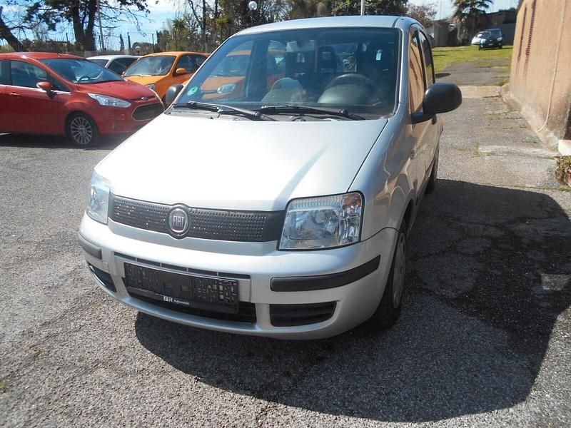 Usata Fiat Panda Dynamic 69 CV (50 kW) 2012 Argento Utilitaria