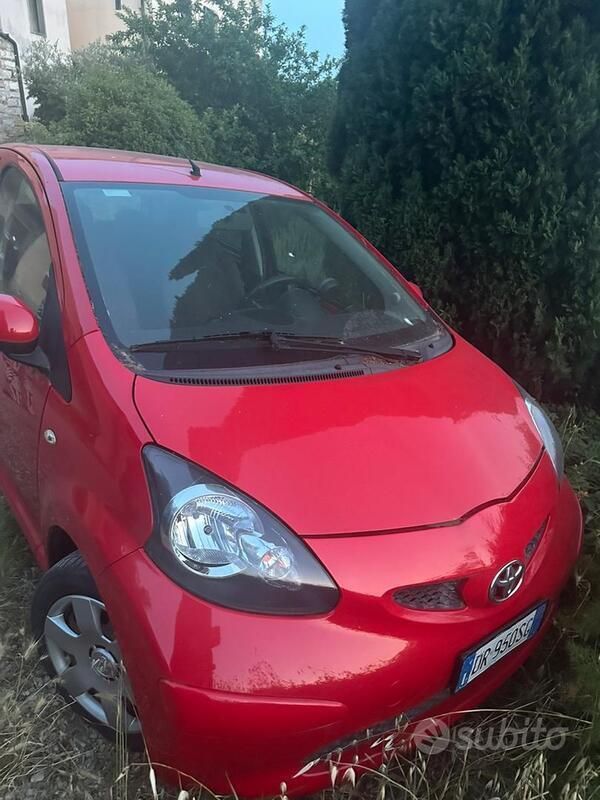 Usata Toyota Aygo 2008 Rosso Utilitaria