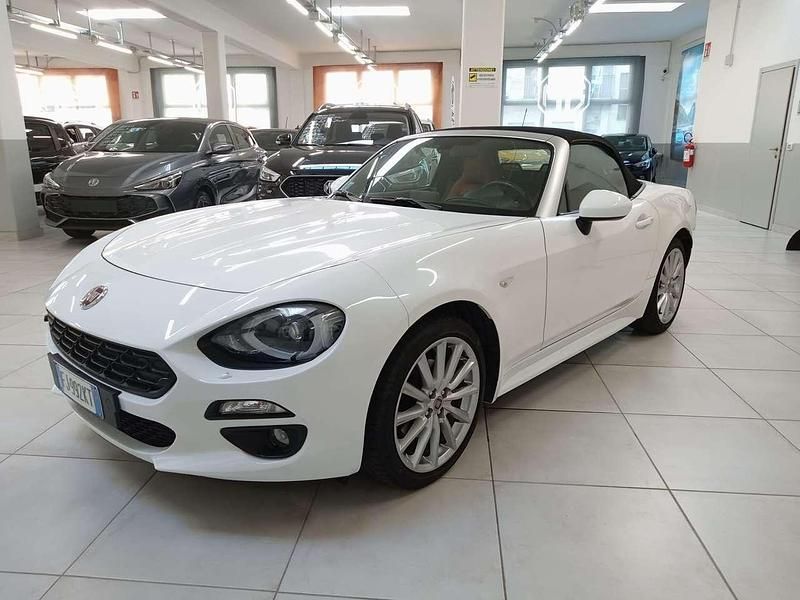 Usata Fiat 124 Spider Lusso 140 CV (102 kW) 2017 Bianco interno beige Cabrio