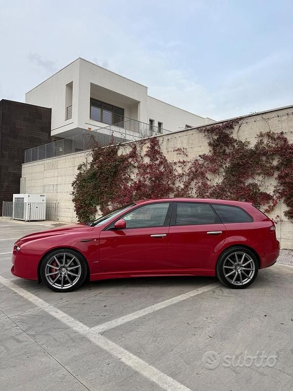 Usata Alfa Romeo 159 Turismo 200 CV (147 kW) 2010 Rosso Station wagon