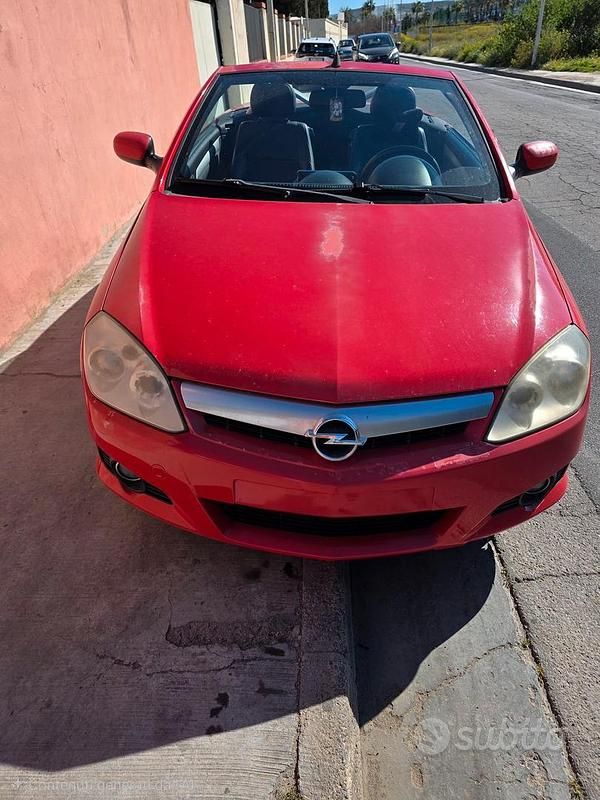 Usata Opel Tigra 2007 Rosso Cabrio