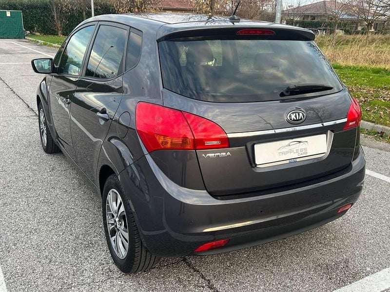 Usata Kia Venga 90 CV (66 kW) 2015 Blu Utilitaria
